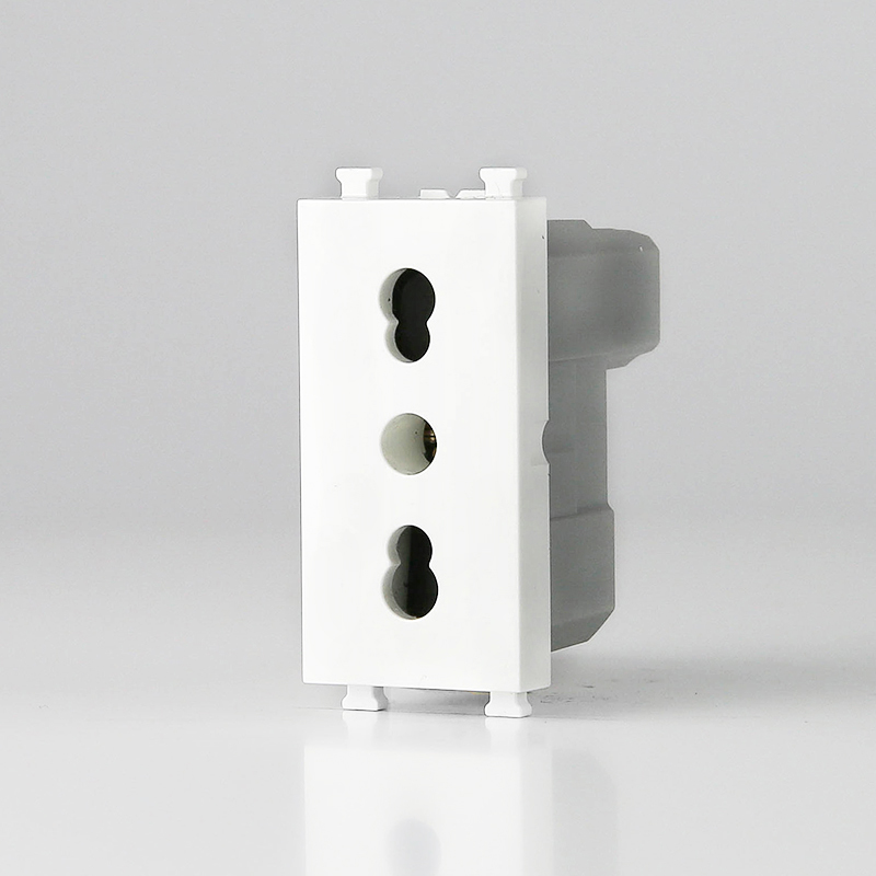 Italian socket (small size modular)
